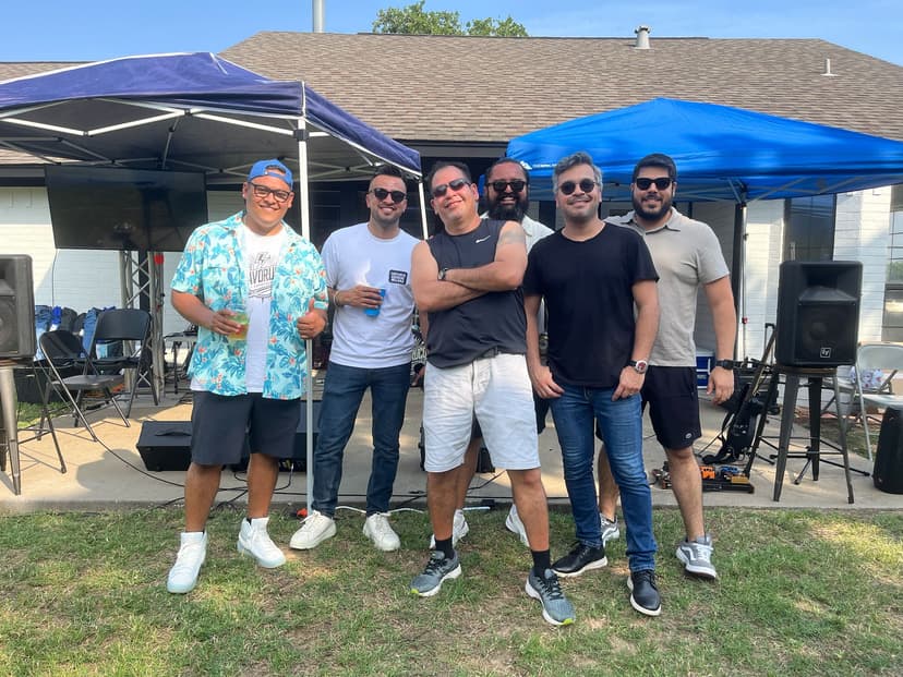 Los Chavorrucos live photo